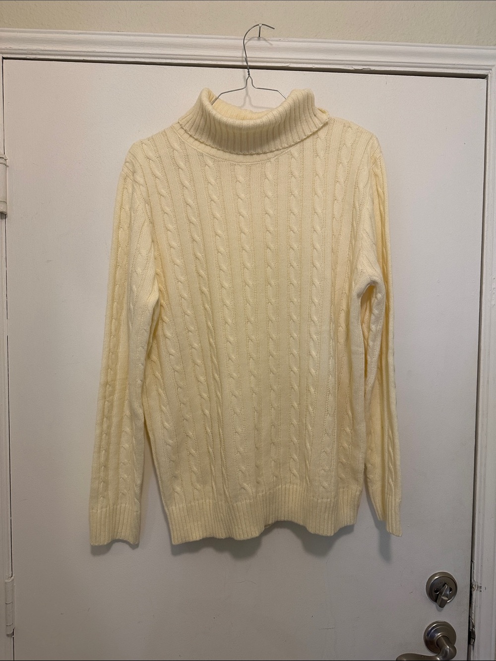 Classic Cable-Knit Turtleneck Sweater - Cream